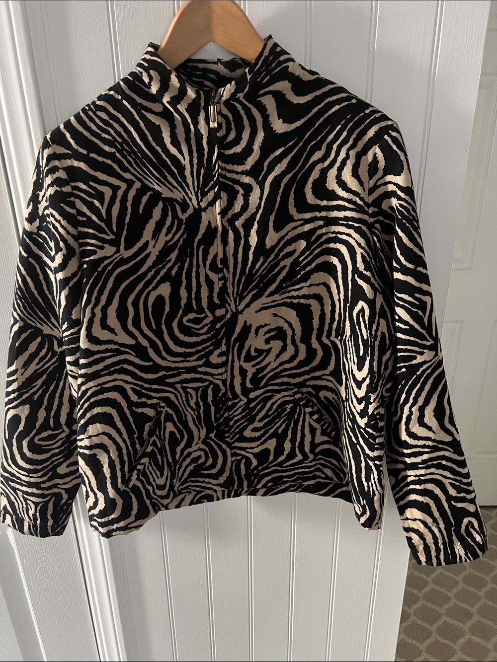 Black & Cream Patterned Women's Jacket